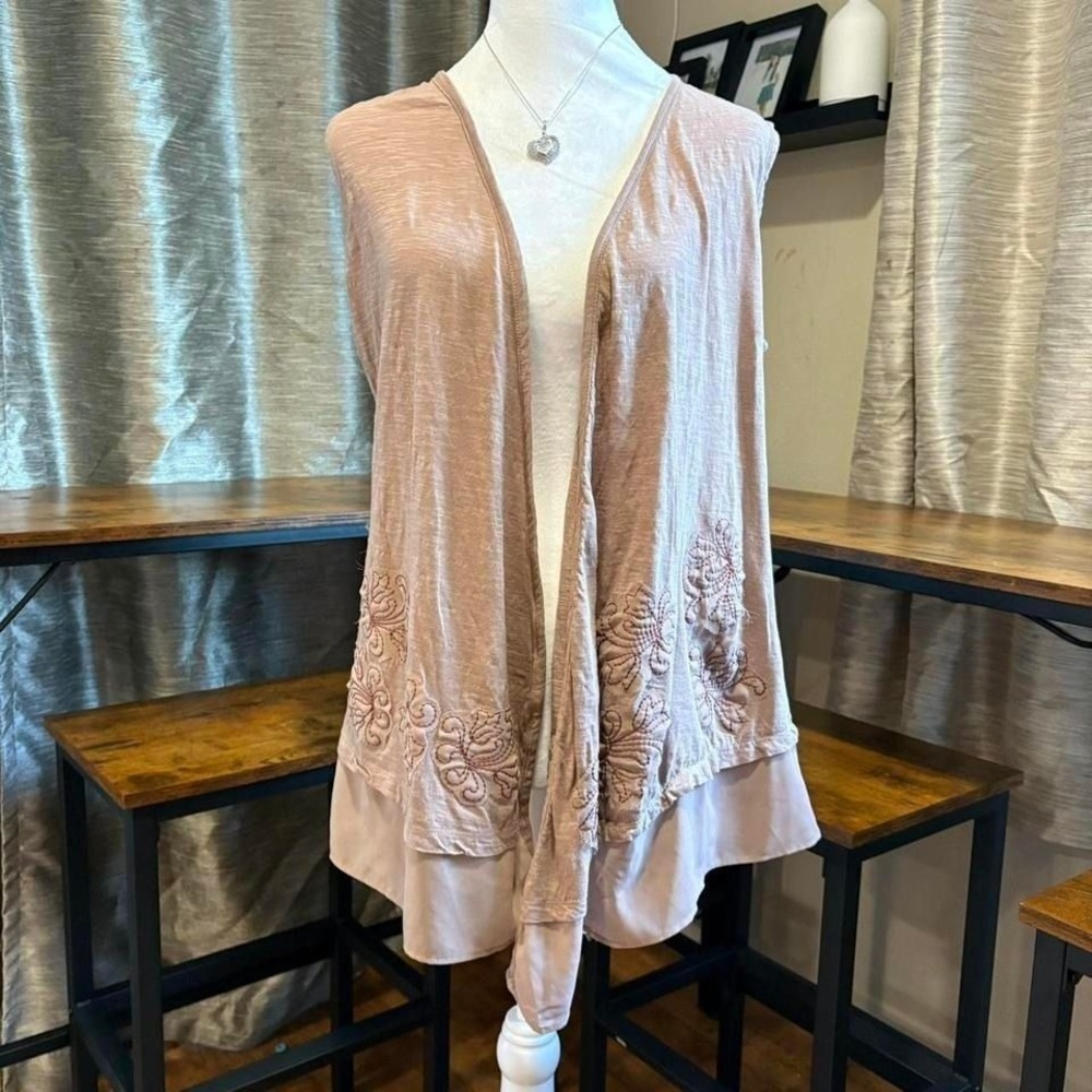 dark Tan Lori Goldstein sleeveless top with floral details #fairycore